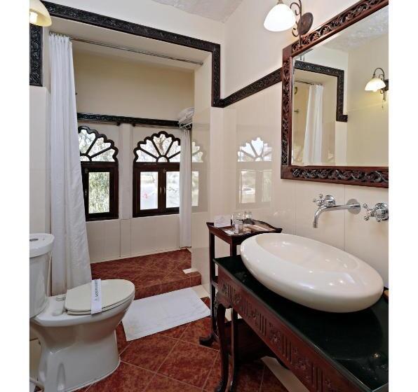 디럭스 룸, Rohet Garh