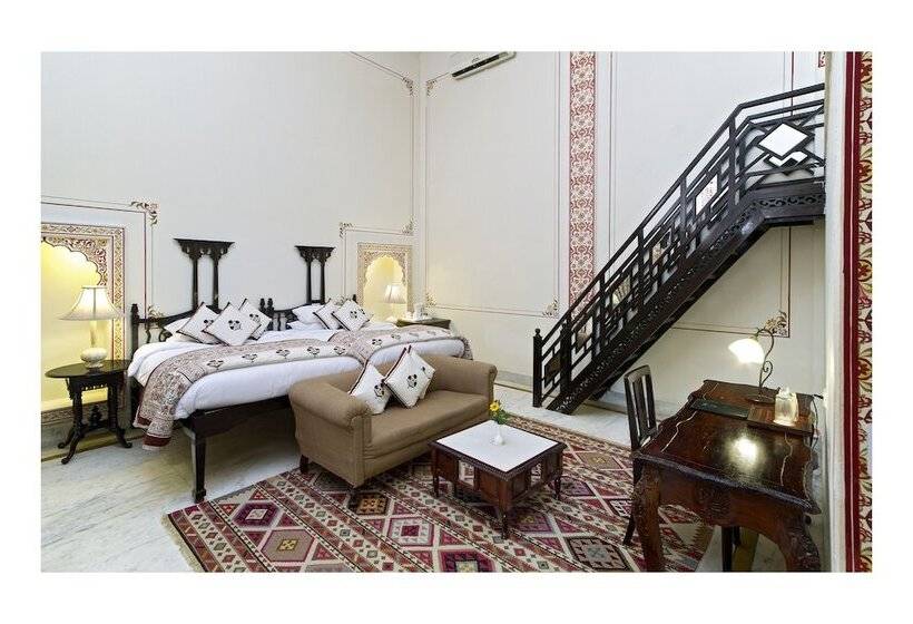 스위트, Rohet Garh