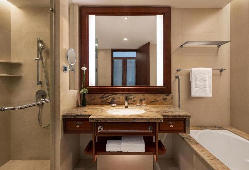 Номер Клуб, Shangrila Nanchang