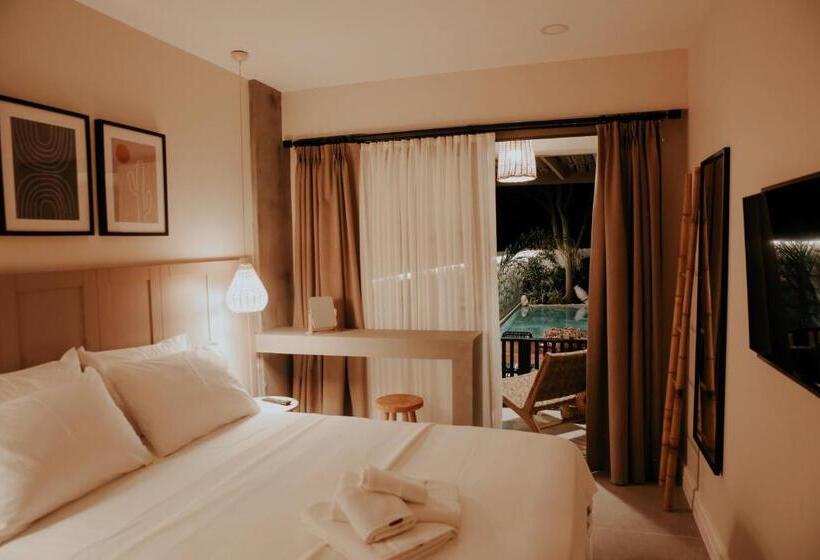 اتاق لوکس با بالکن, Paye Alaçatı Butik Otel