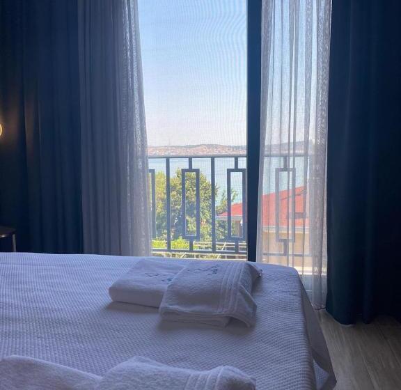 Номер Стандарт Вид на Море с Балконом, Cunda Pi̇er Otel