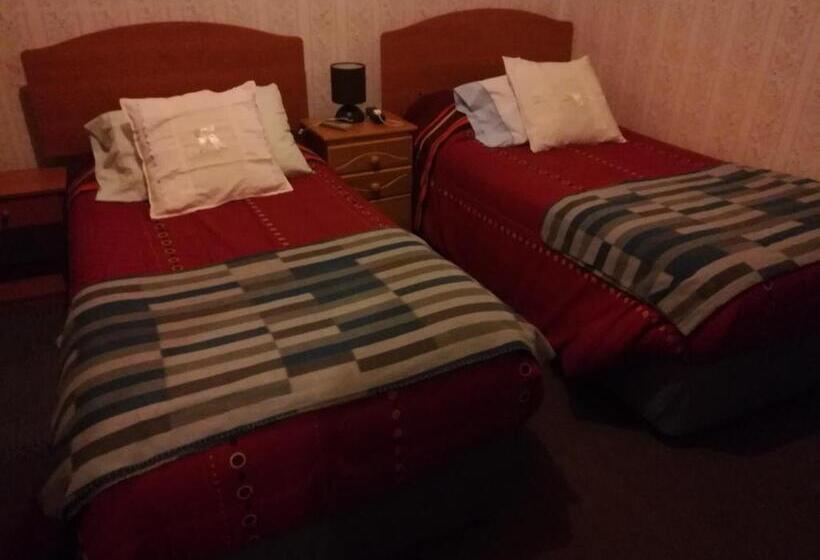 Четырехместный номер эконом класса с общей ванной комнатой, Hostal Casona Del Cerro