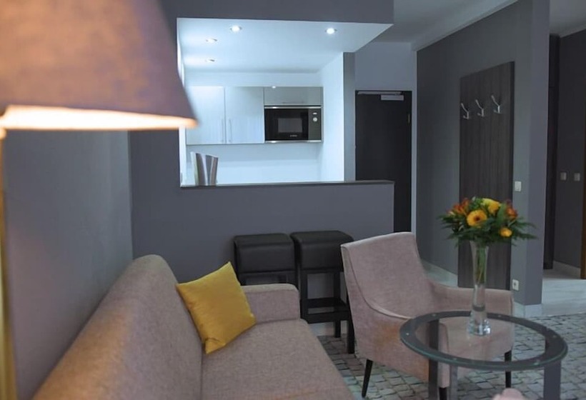 스탠다드 스튜디오, Sl Otel Im Parforcehaus