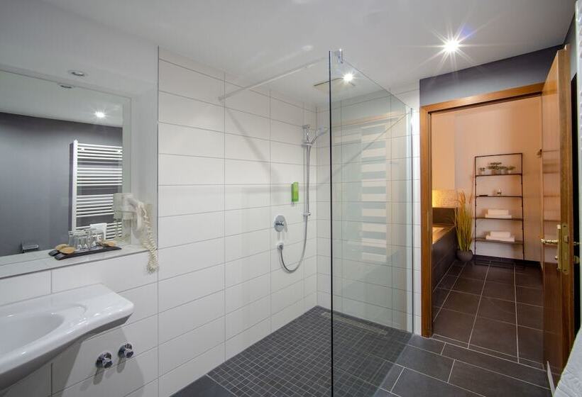 스위트, Sl Otel Im Parforcehaus