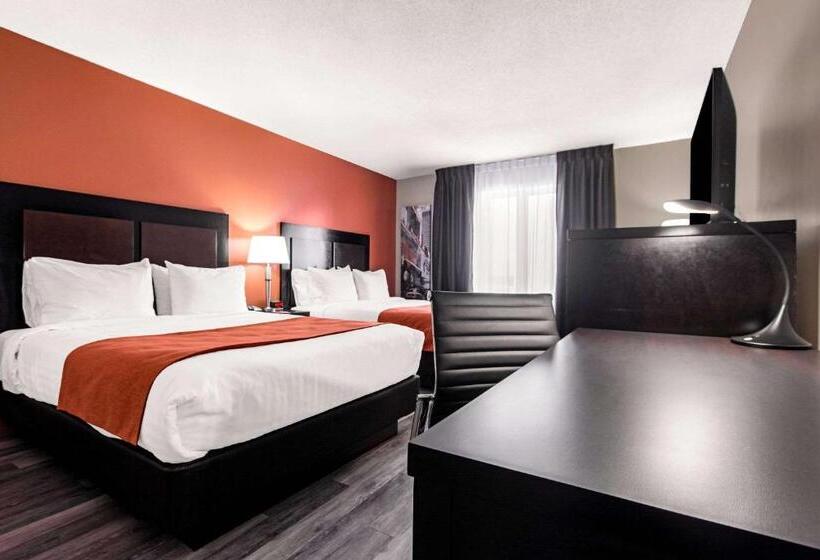 Четырехместный Номер Стандарт, Econo Lodge Inn & Suites