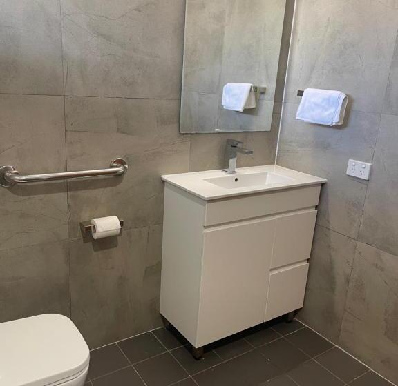 Номер Стандарт Адаптированный для Инвалидов, Town & Country Motor Inn