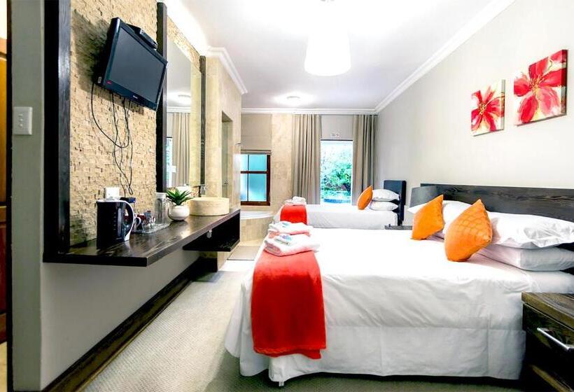 Семейный Номер Deluxe, Or Tambo Guest House