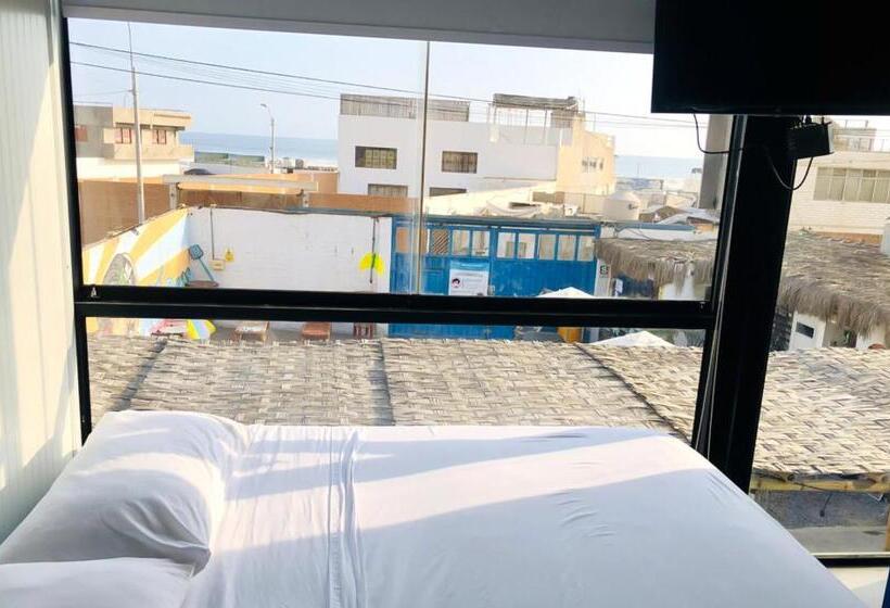 اتاق خانوادگی با چشم‌انداز دریا, Surfari Punta Rocas