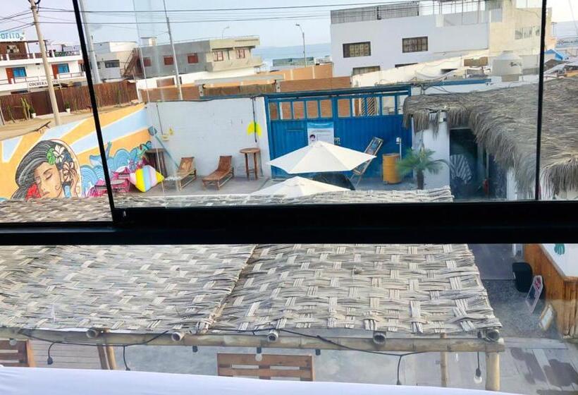 اتاق لوکس با چشم‌انداز دریا, Surfari Punta Rocas