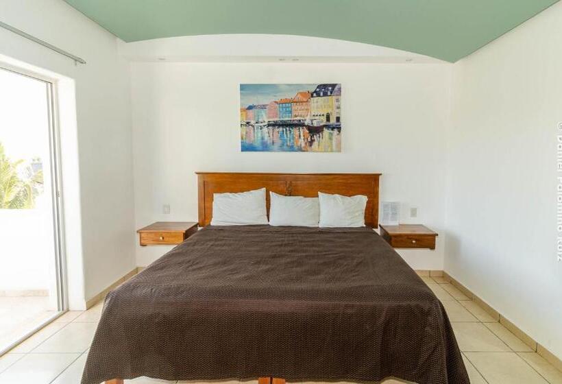 اتاق لوکس با بالکن و چشم‌انداز دریا, Casa Pridda