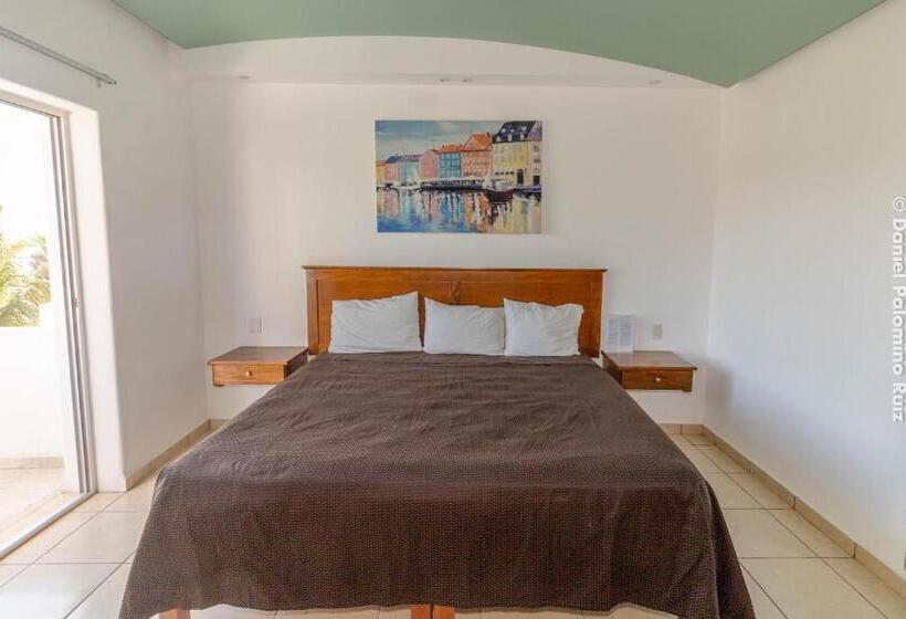 اتاق لوکس با بالکن و چشم‌انداز دریا, Casa Pridda