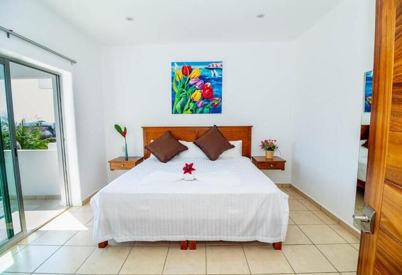 اتاق لوکس با بالکن و چشم‌انداز دریا, Casa Pridda