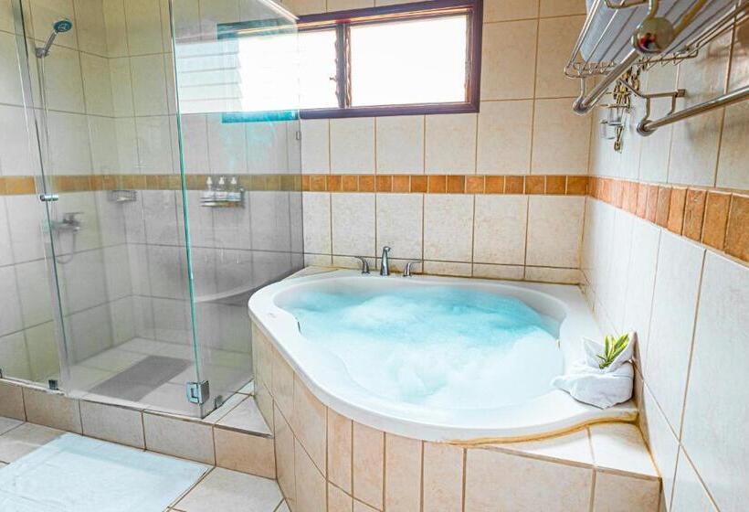자쿠지 스위트, Condovac La Costa