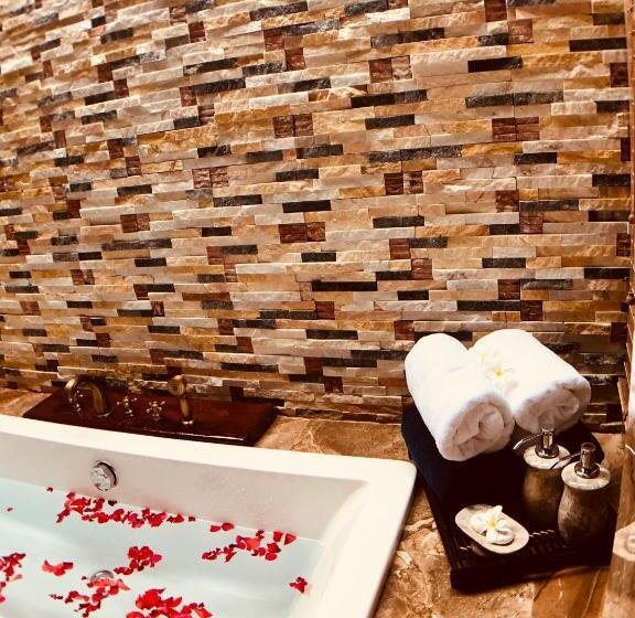ویلای 2 خوابه با چشم‌انداز باغ, Coral Bay Resort