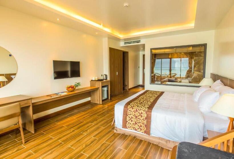 اتاق سوپریور با چشم‌انداز دریا, Coral Bay Resort