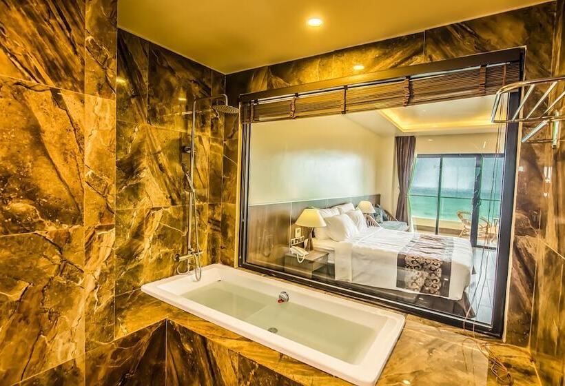 اتاق لوکس با چشم‌انداز دریا, Coral Bay Resort