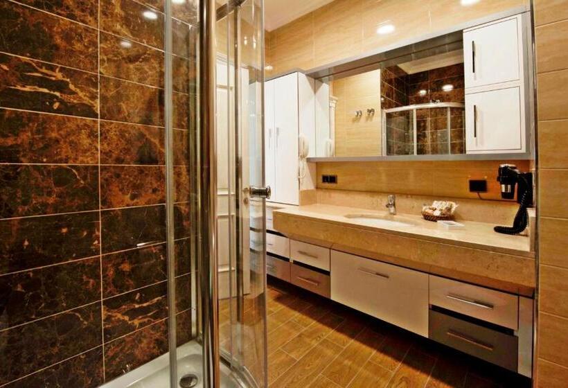 Deluxe Suite Sea View, Lir Residence Suites Long Stay