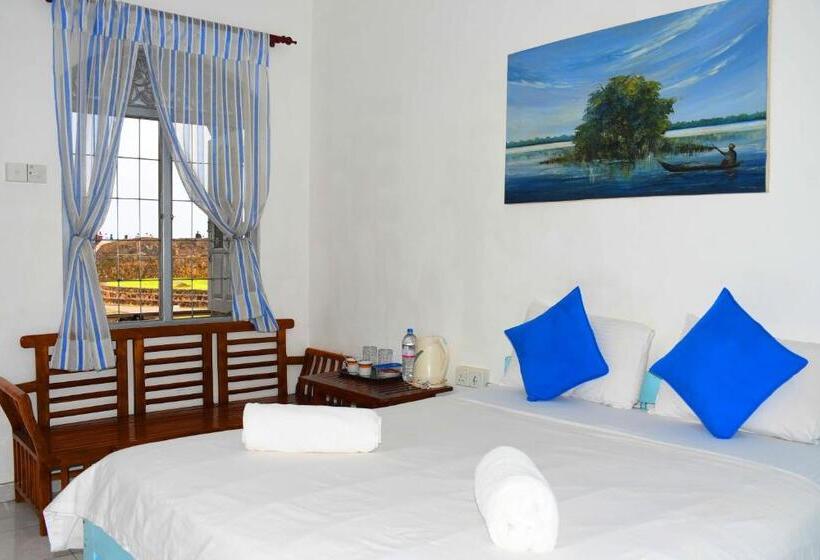 Quarto Estandar com Sacada, Rampart View Guesthouse