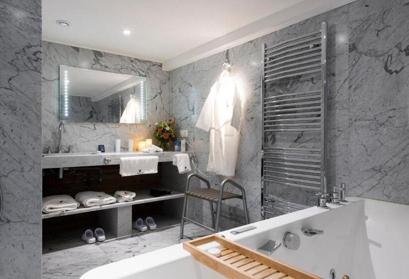 Люкс, Snow Lodge Hotel Courchevel 1850