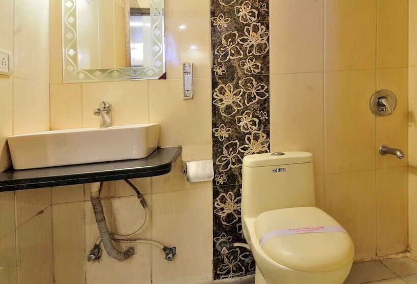 Номер Deluxe, Gold Palace   03 Mins Walk From New Delhi Railway Station