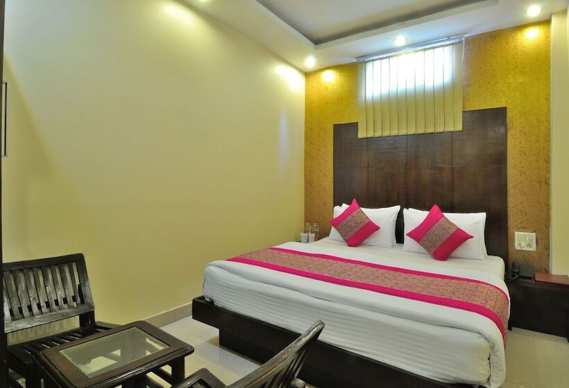 Номер Deluxe, Gold Palace   03 Mins Walk From New Delhi Railway Station