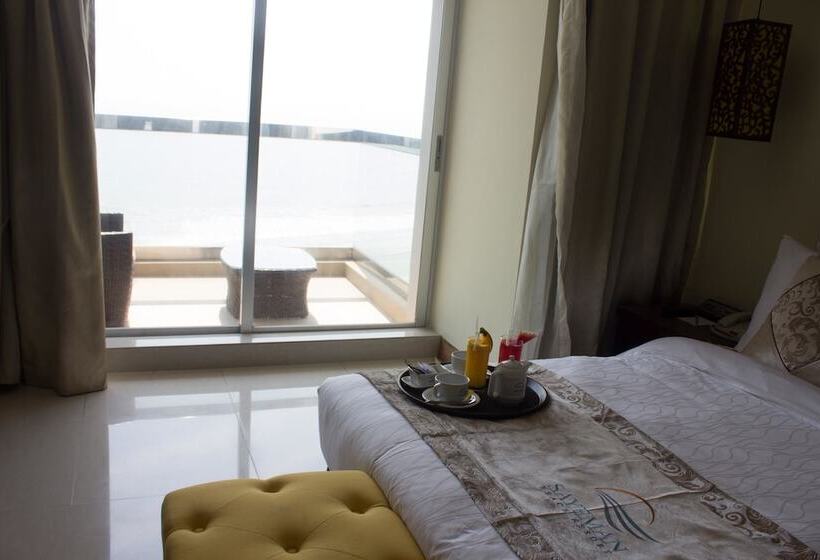 سوییت جونیور, Sayeman Beach Resort