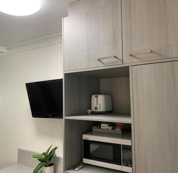 Семейный Номер, Y Motels Kingaroy