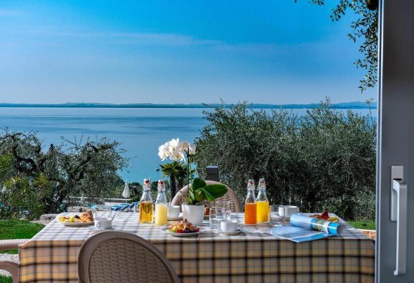 Standard studio with lake view, Residence Arca