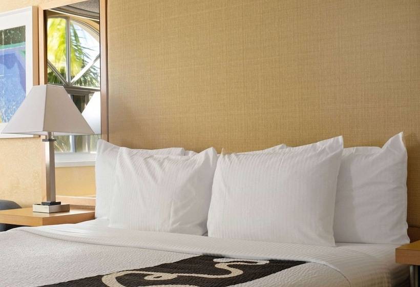 Люкс, La Quinta Inn & Suites By Wyndham Sunrise