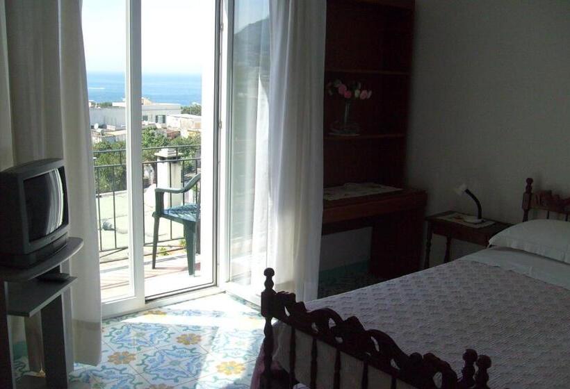 Economy Quadruple Room, B&b Luna Di Miele