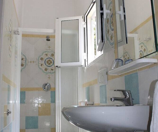 اتاق استاندارد یک نفره, B&b Luna Di Miele