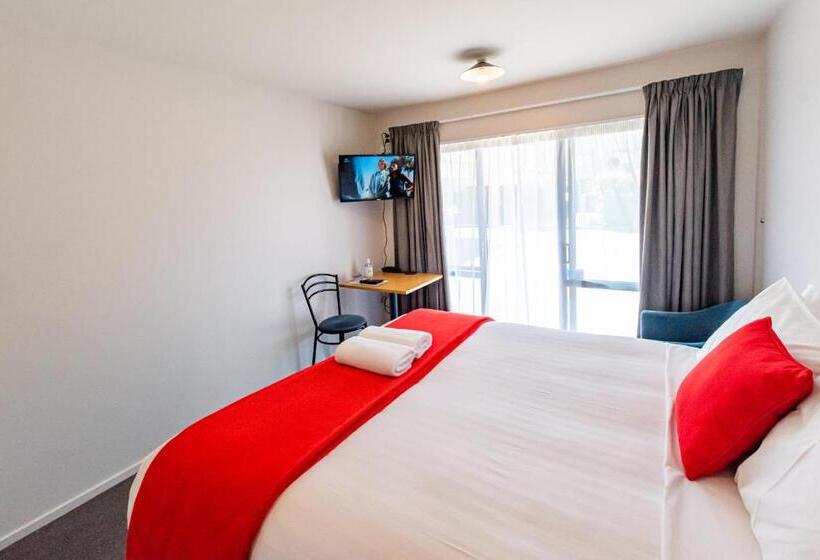 标准工作室, Riccarton Mall Motel