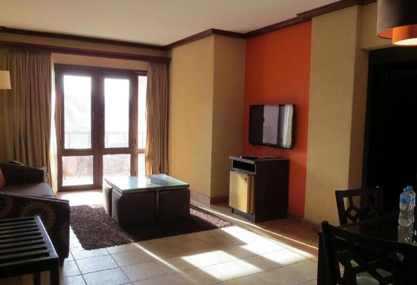 سوییت خانوادگی, Africana Hotel & Spa