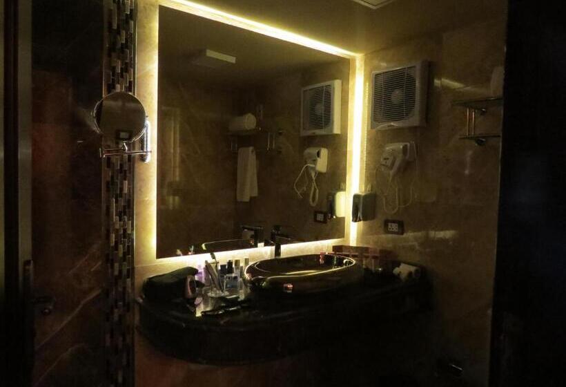 اتاق اجرایی, Africana Hotel & Spa