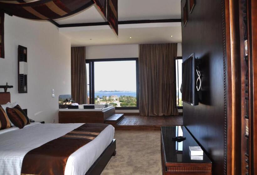 سوییت, Africana Hotel & Spa