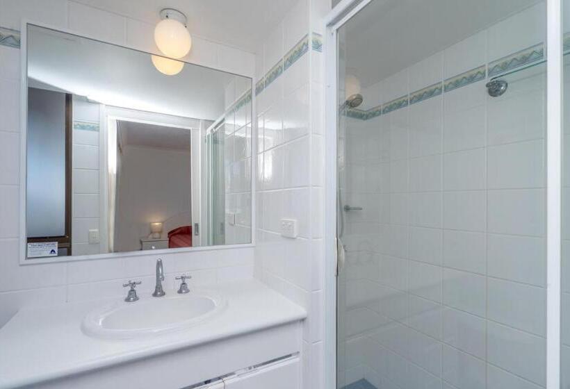 Апартаменты Deluxe 2 Спальни, Columbia Beachfront Apartments On Rainbow Bay