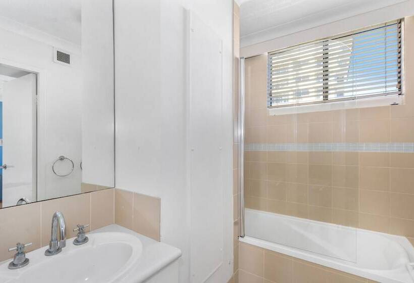 Апартаменты 1 Спальня, Columbia Beachfront Apartments On Rainbow Bay