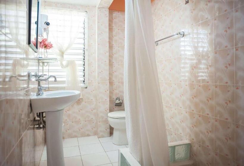 اتاق استاندارد سه نفره, Diamond Villas And Suites