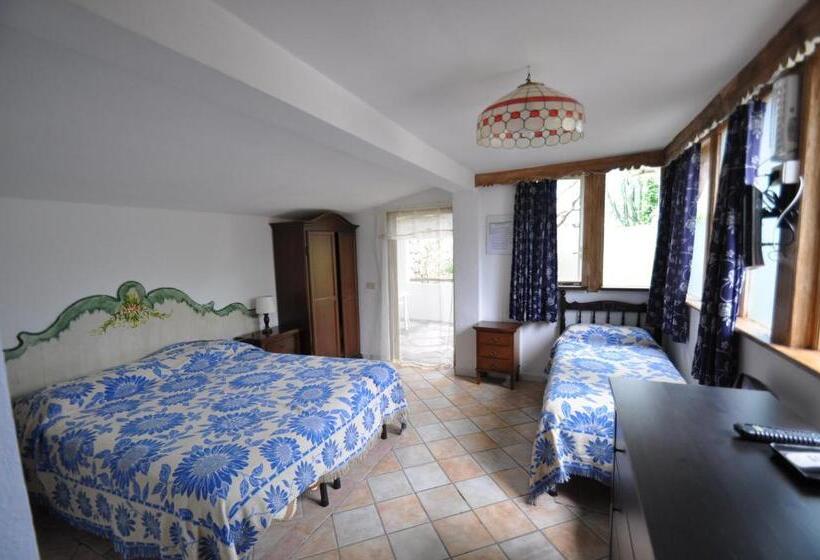 اتاق راحتی سه تخته, Villa Eva