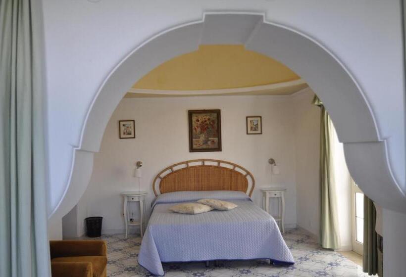 آپارتمان 1 خوابه با تراس, Villa Eva