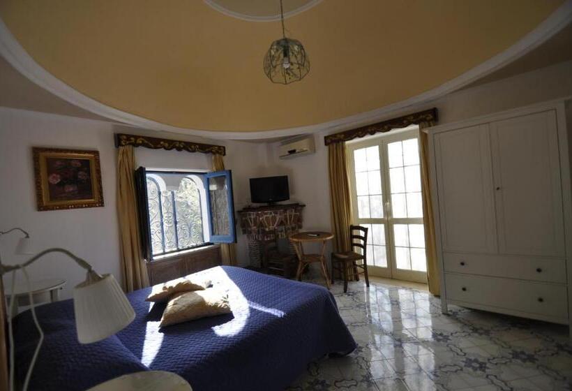 آپارتمان 1 خوابه با تراس, Villa Eva