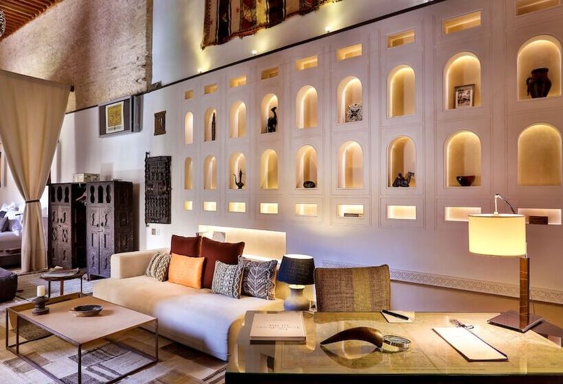 سوئیت رویال, Karawan Riad