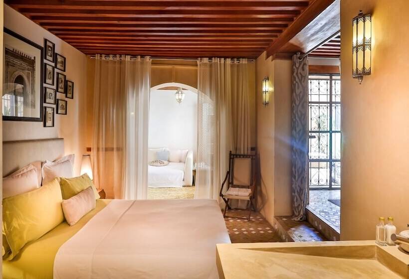 سوئیت پریمیوم, Karawan Riad