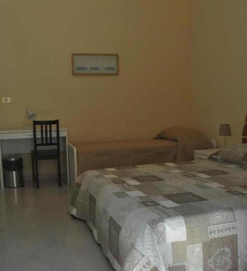 Стандартный внешний трехместный номер с ванной комнатой, Aldebaran B&b
