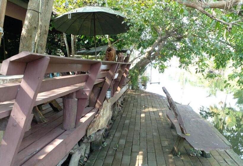 샬레, Baansuanleelawadee Resort Amphawa