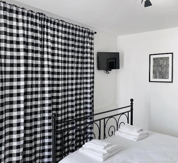 اتاق لوکس با چشم‌انداز باغ, Villa Volli Three Rooms