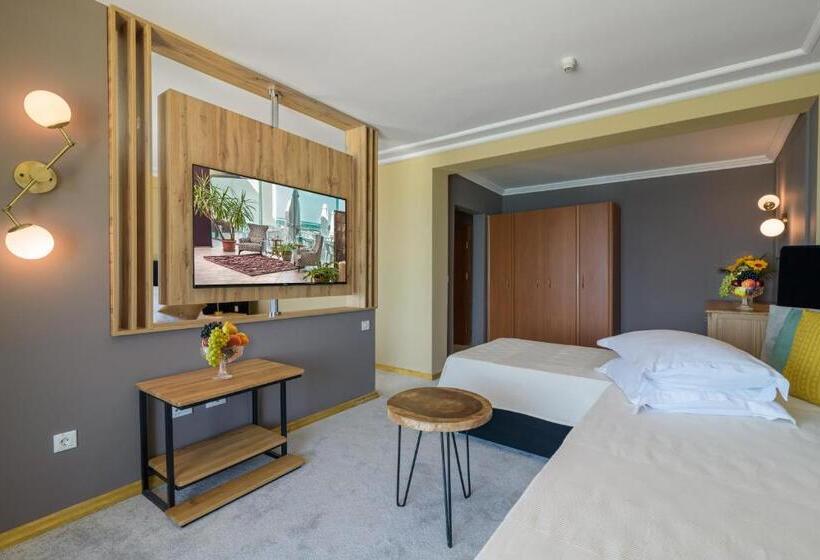 Семейный Номер, Marina Hotel, Sunny Day