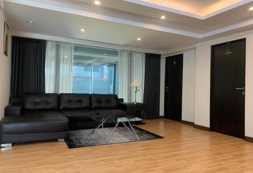 سوییت خانوادگی, Khonkaen Residence