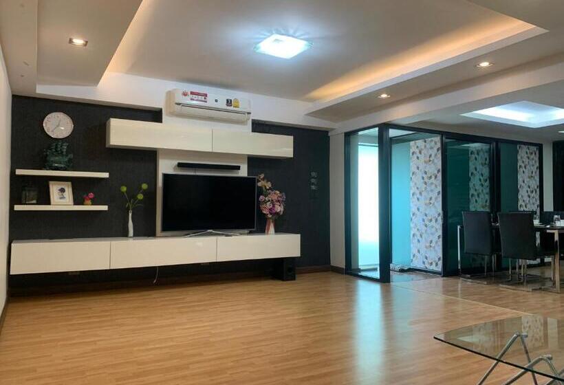 سوییت خانوادگی, Khonkaen Residence