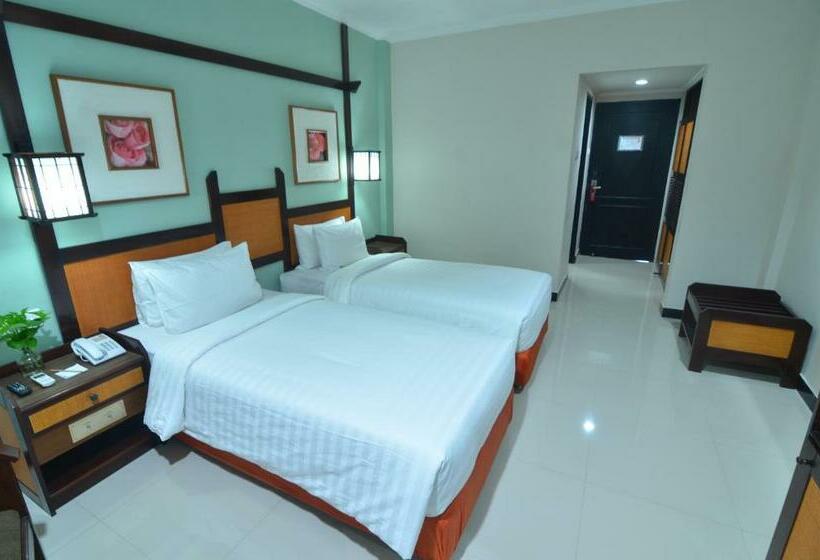 Номер Superior, Sofia Juanda Surabaya